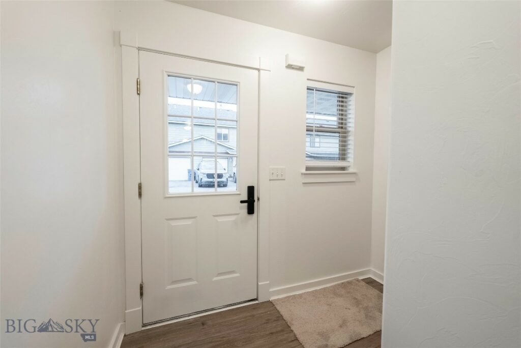 1010 Cruiser Lane, Belgrade MT 59714