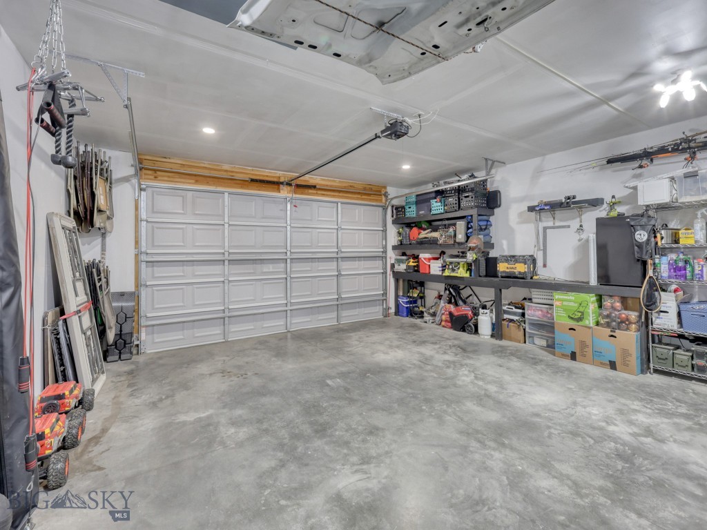 1014 Falcon Ridge Boulevard, Belgrade MT 59714