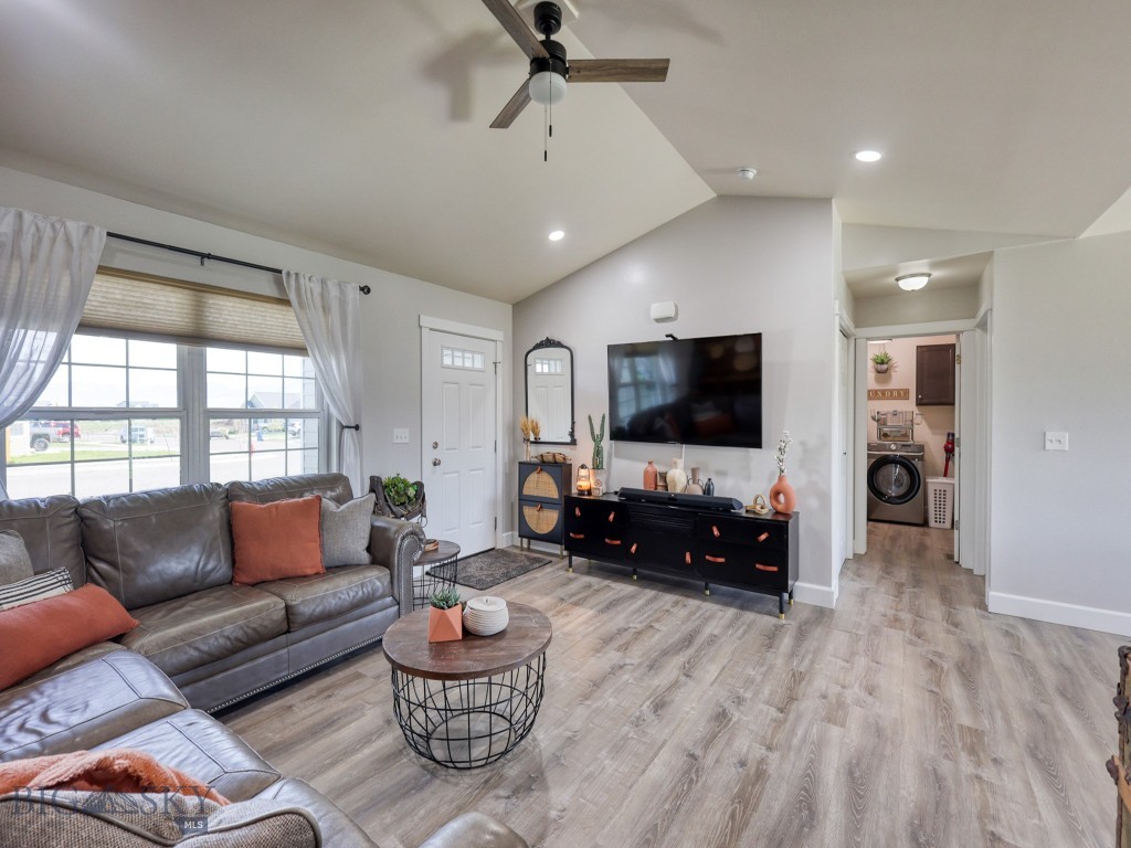 1014 Falcon Ridge Boulevard, Belgrade MT 59714