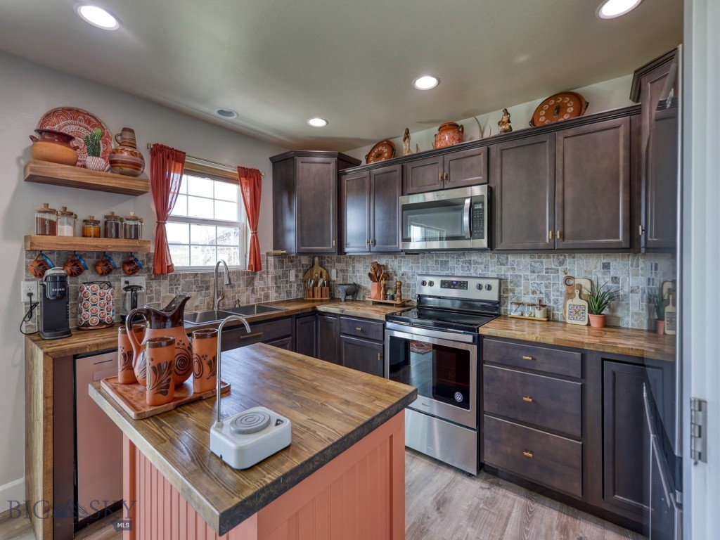 1014 Falcon Ridge Boulevard, Belgrade MT 59714
