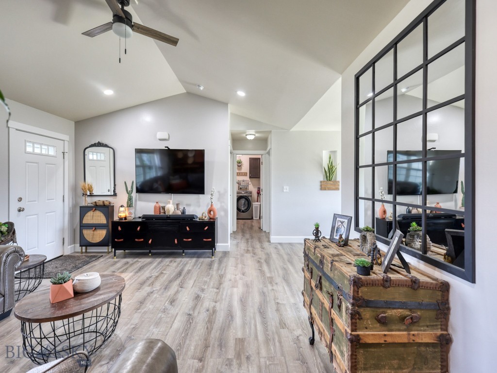 1014 Falcon Ridge Boulevard, Belgrade MT 59714