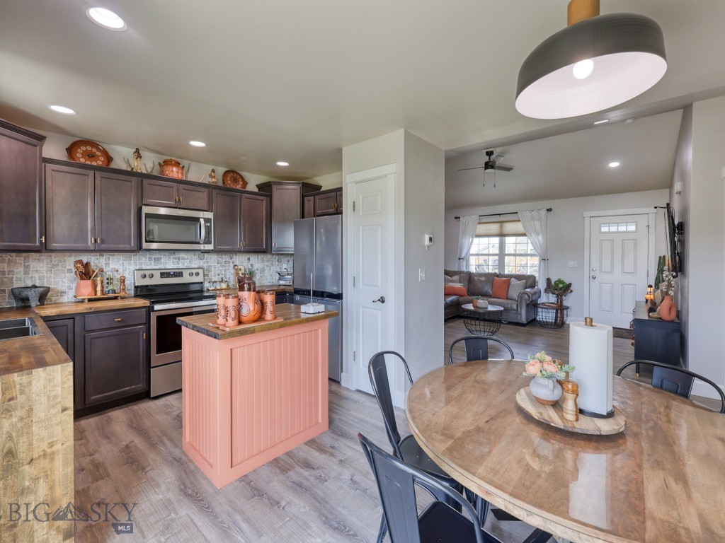 1014 Falcon Ridge Boulevard, Belgrade MT 59714