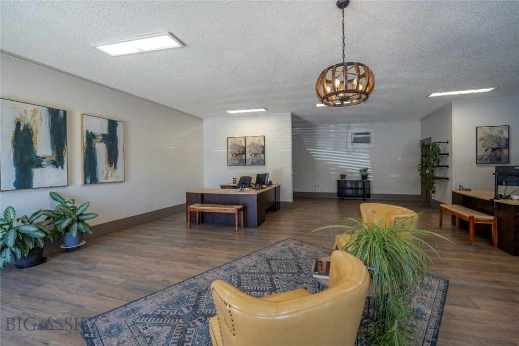 1014 W Park Street, Livingston MT 59047