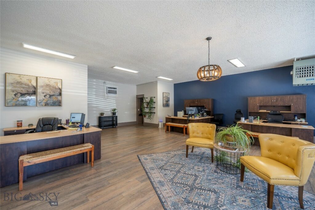 1014 W Park Street, Livingston MT 59047