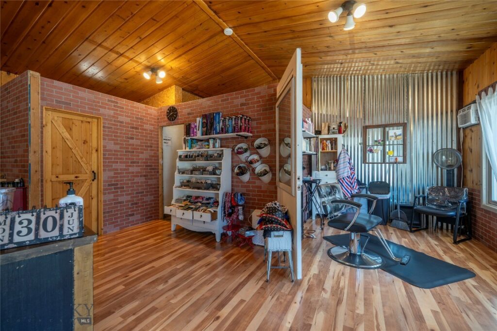 1014 W Park Street, Livingston MT 59047