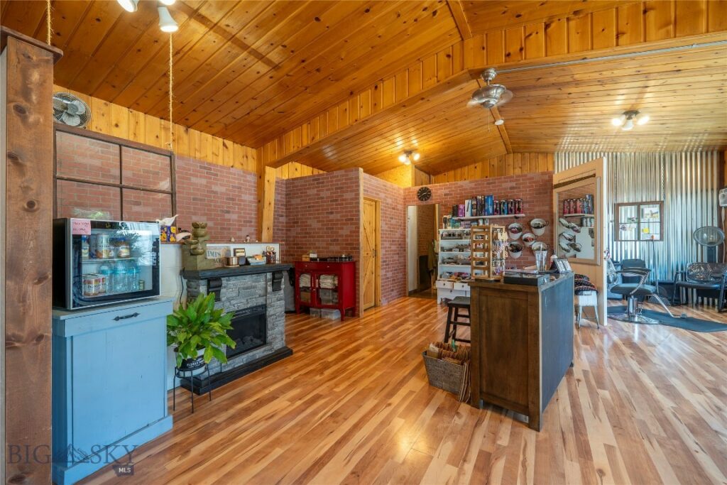 1014 W Park Street, Livingston MT 59047