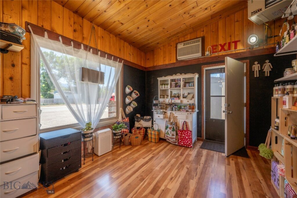 1014 W Park Street, Livingston MT 59047