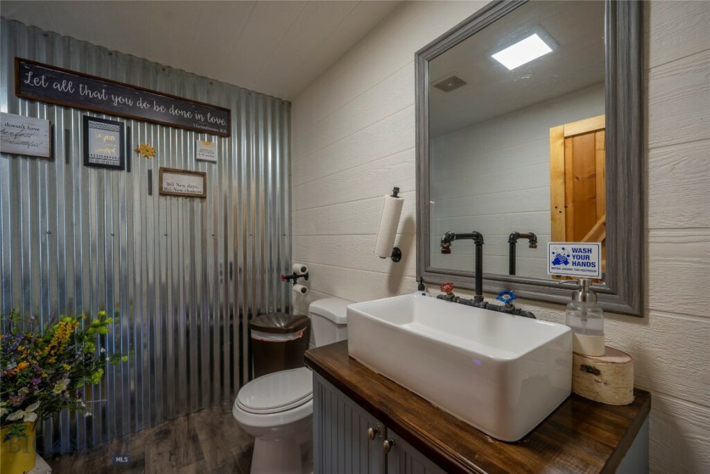 1014 W Park Street, Livingston MT 59047