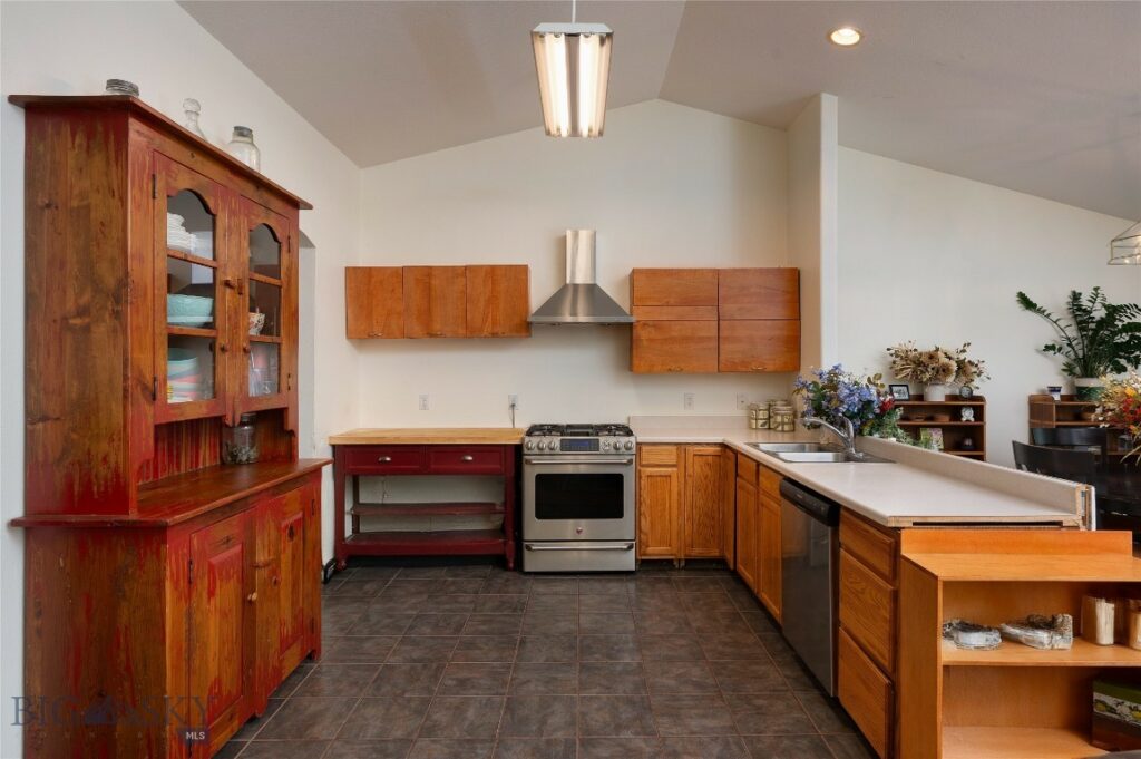 1016 Sunrise Drive, Belgrade MT 59714