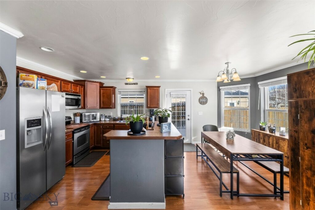 1019 Powers Boulevard, Belgrade MT 59714