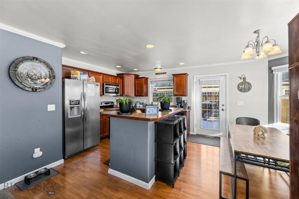 1019 Powers Boulevard, Belgrade MT 59714