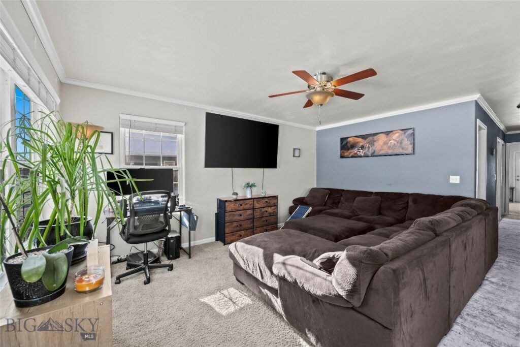 1019 Powers Boulevard, Belgrade MT 59714