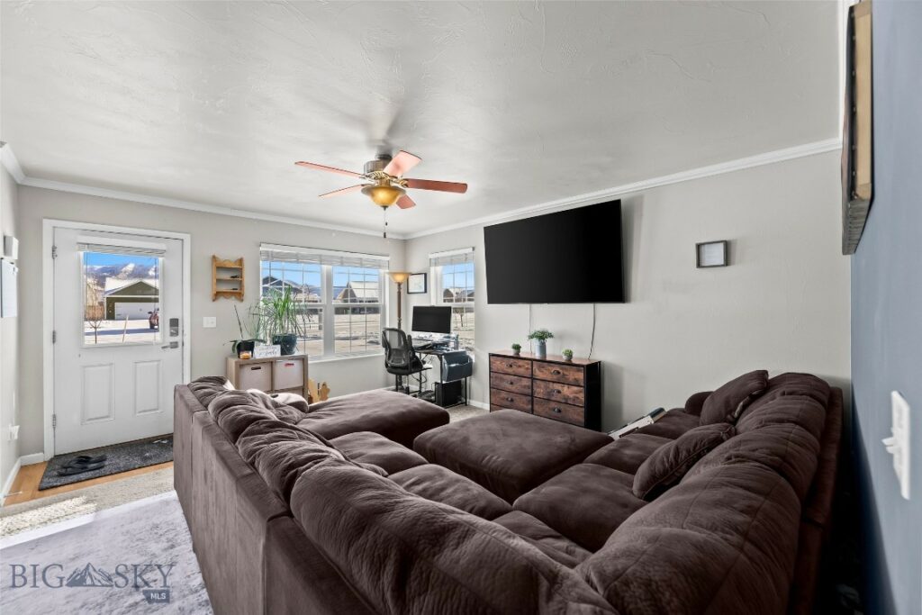 1019 Powers Boulevard, Belgrade MT 59714