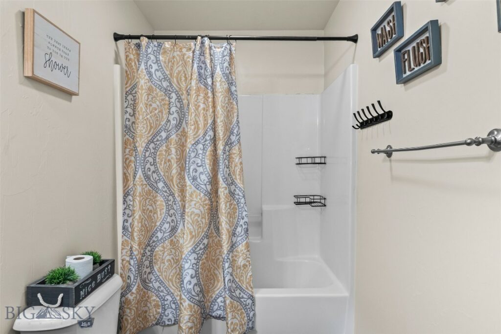 1019 Powers Boulevard, Belgrade MT 59714