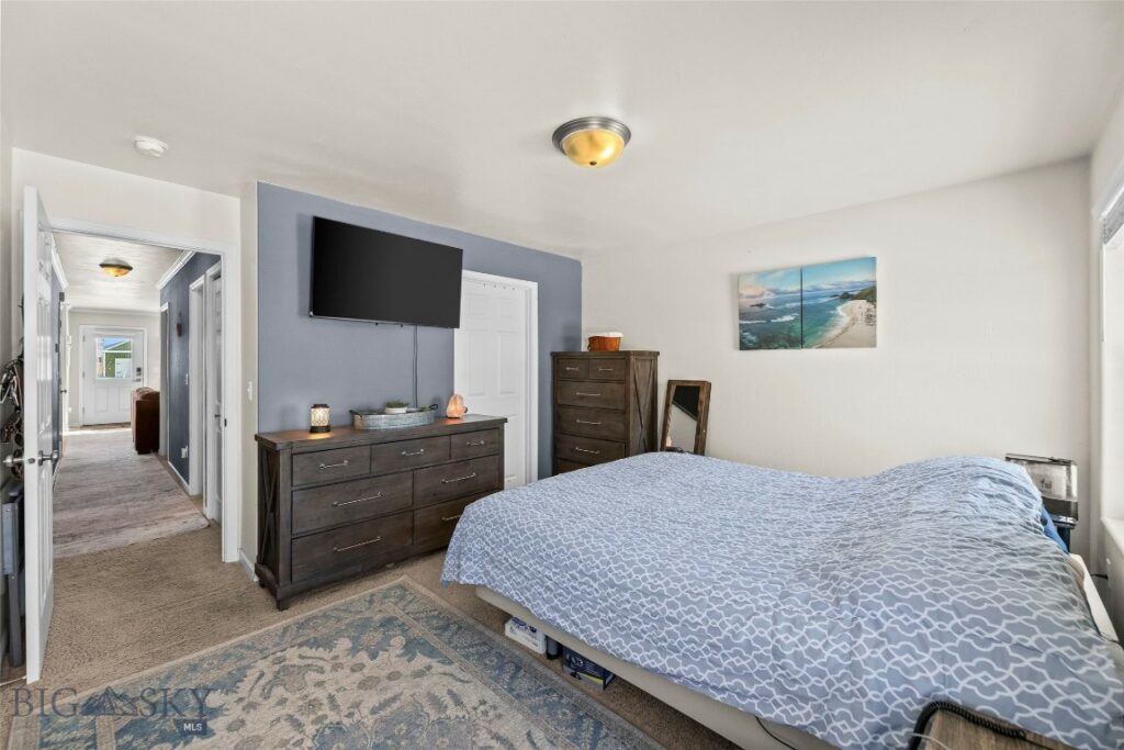 1019 Powers Boulevard, Belgrade MT 59714