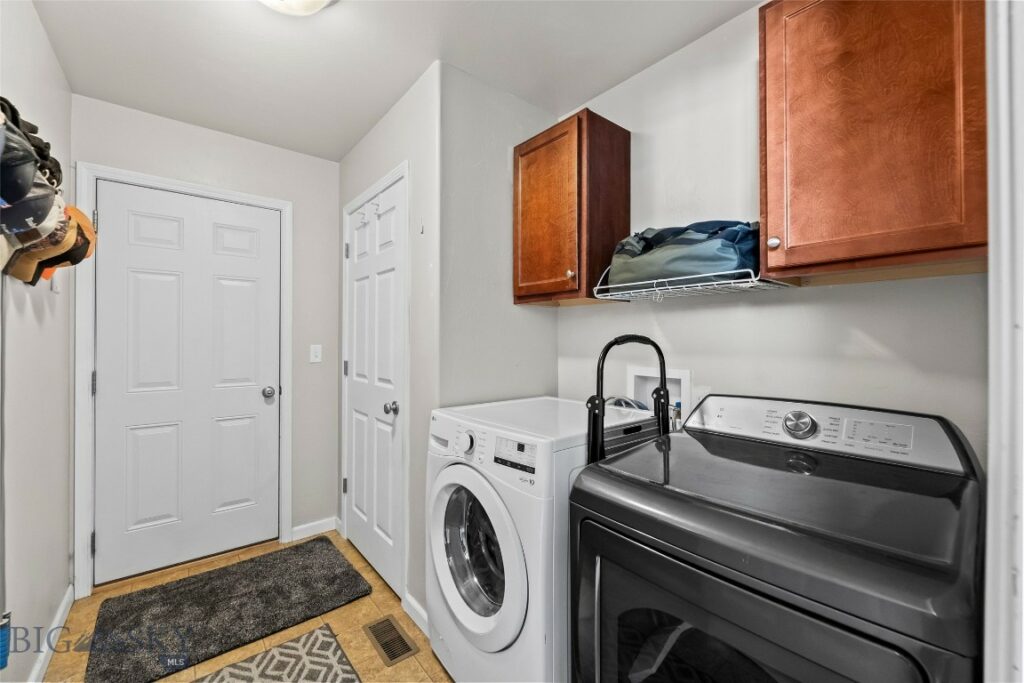 1019 Powers Boulevard, Belgrade MT 59714