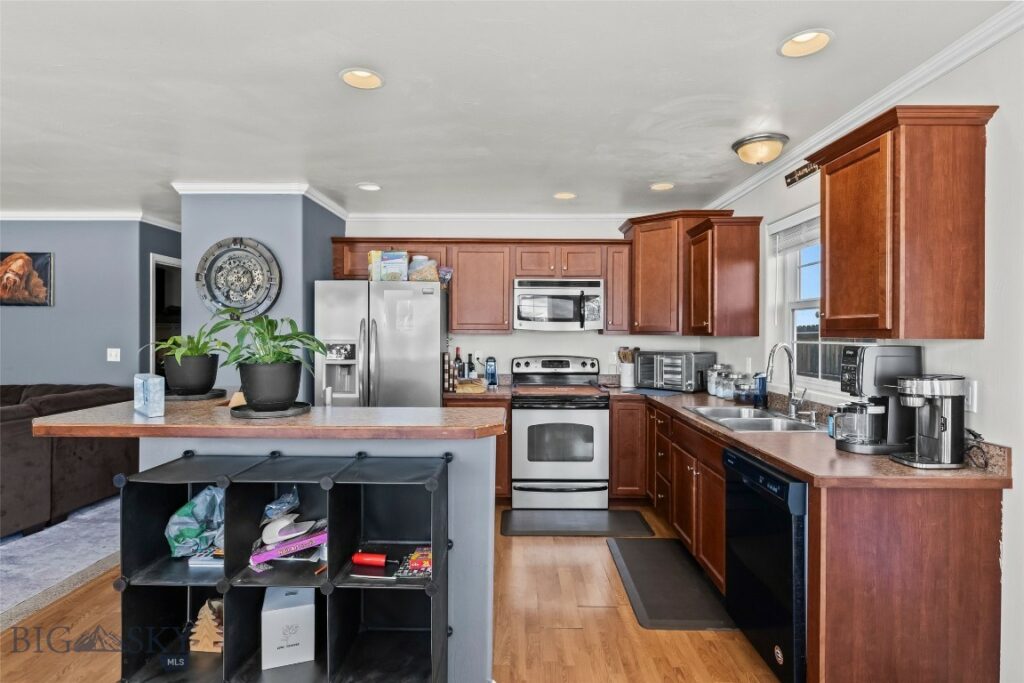 1019 Powers Boulevard, Belgrade MT 59714