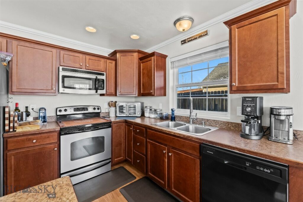 1019 Powers Boulevard, Belgrade MT 59714