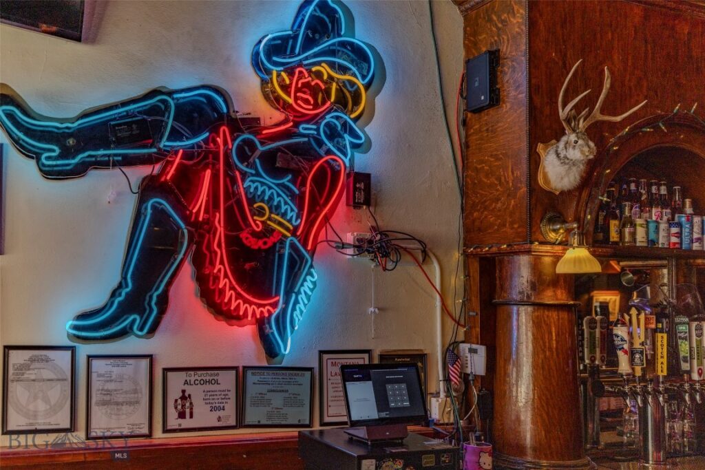 102 N Main Street, Livingston MT 59047