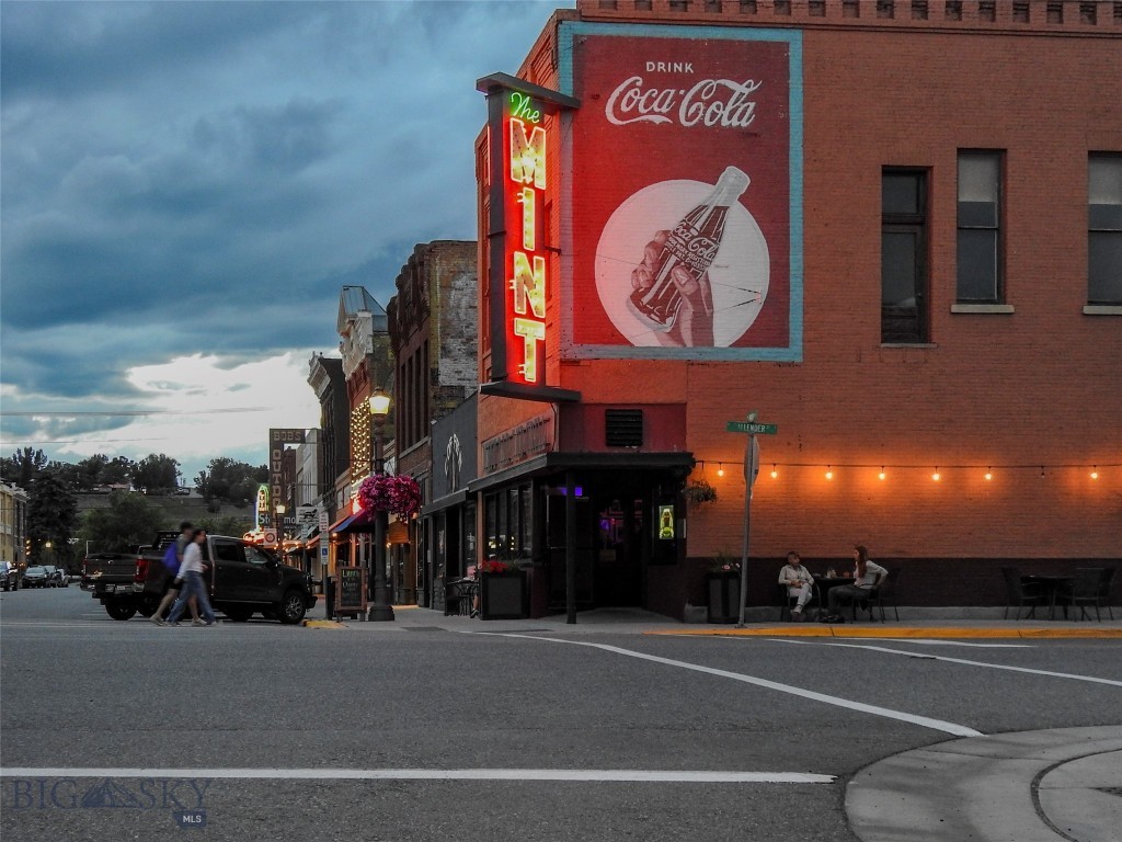 102 N Main Street, Livingston MT 59047