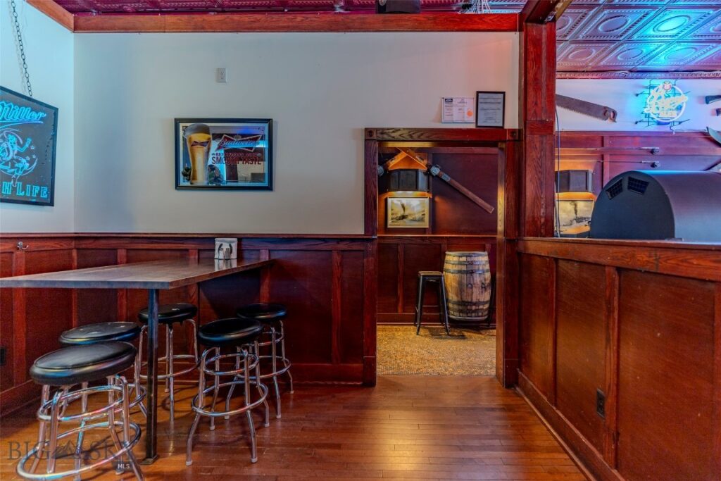 102 N Main Street, Livingston MT 59047