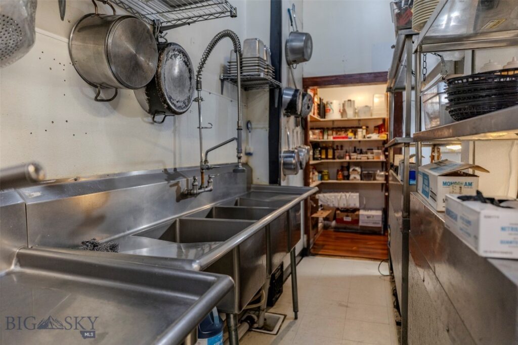 102 N Main Street, Livingston MT 59047