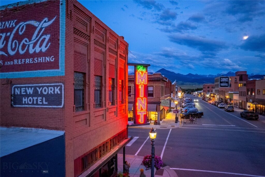 102 N Main Street, Livingston MT 59047