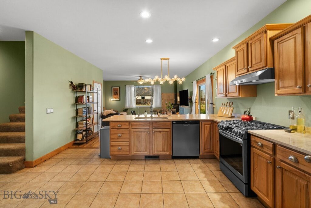102 W Tobiano Trail, Belgrade MT 59714