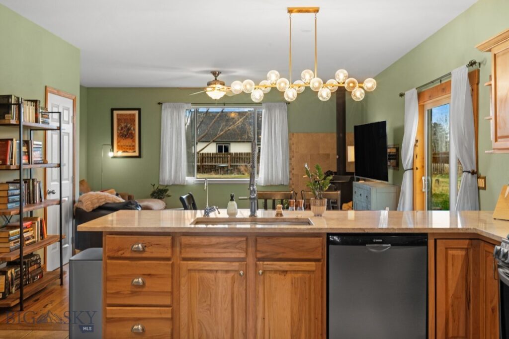 102 W Tobiano Trail, Belgrade MT 59714