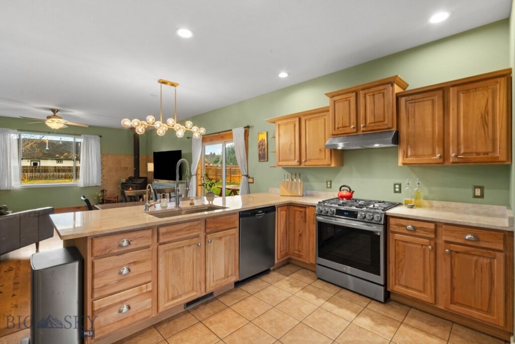 102 W Tobiano Trail, Belgrade MT 59714