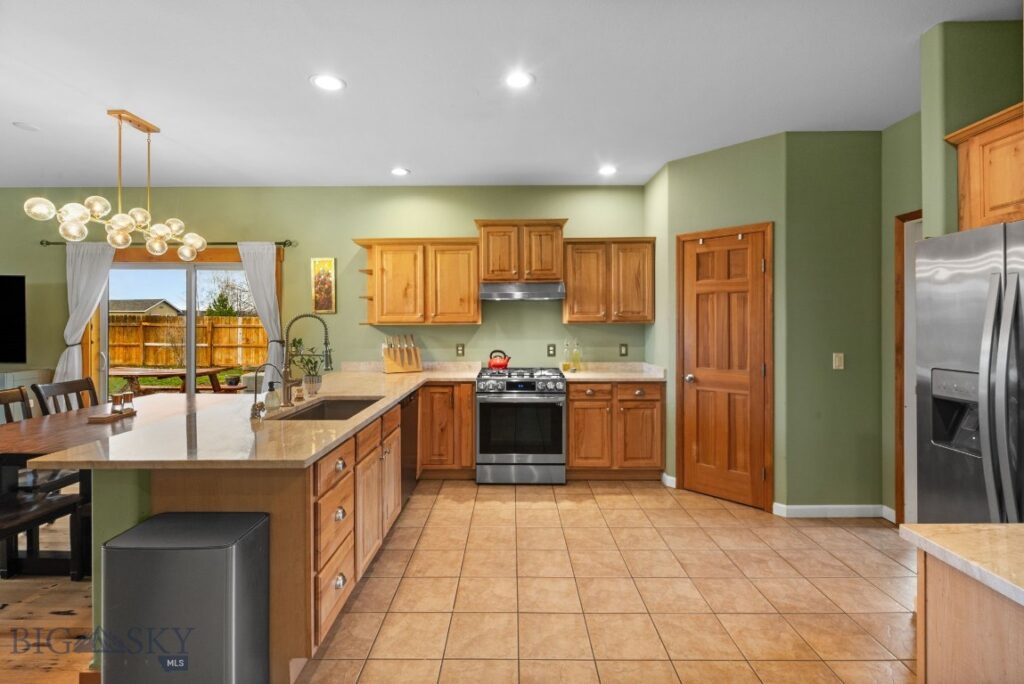 102 W Tobiano Trail, Belgrade MT 59714