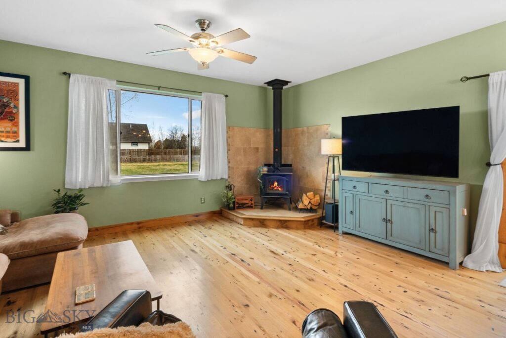 102 W Tobiano Trail, Belgrade MT 59714