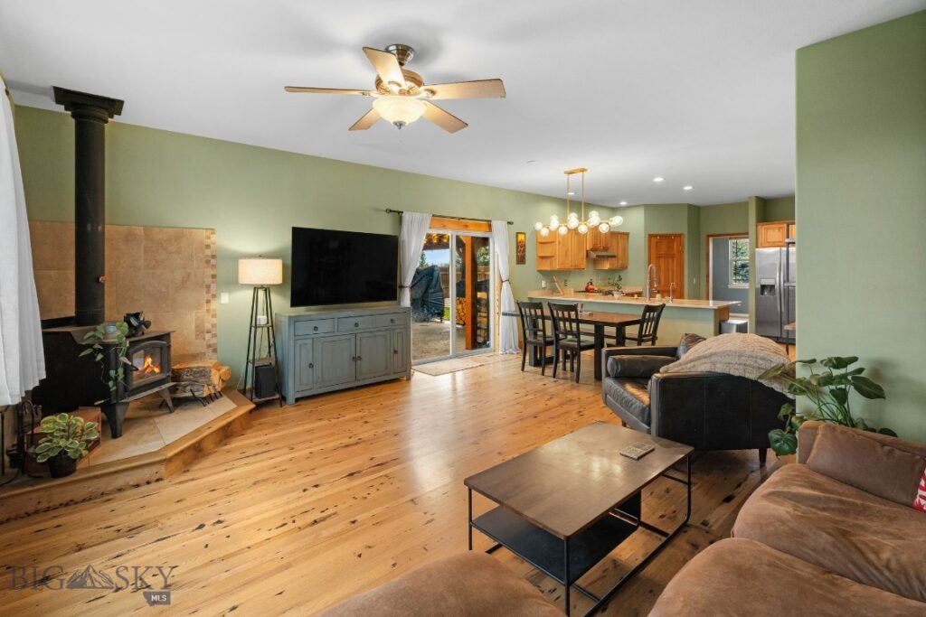 102 W Tobiano Trail, Belgrade MT 59714
