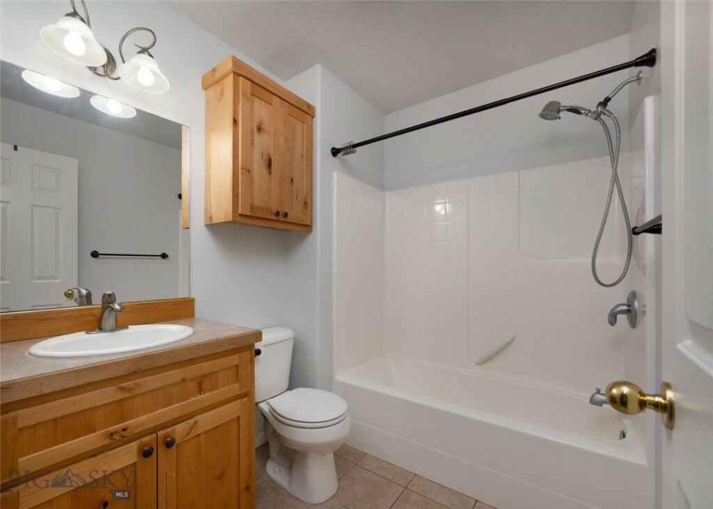 102 Potter Lane, Belgrade MT 59714