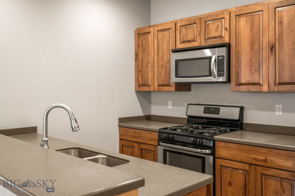 1025 Advance Dr, Bozeman MT 59718