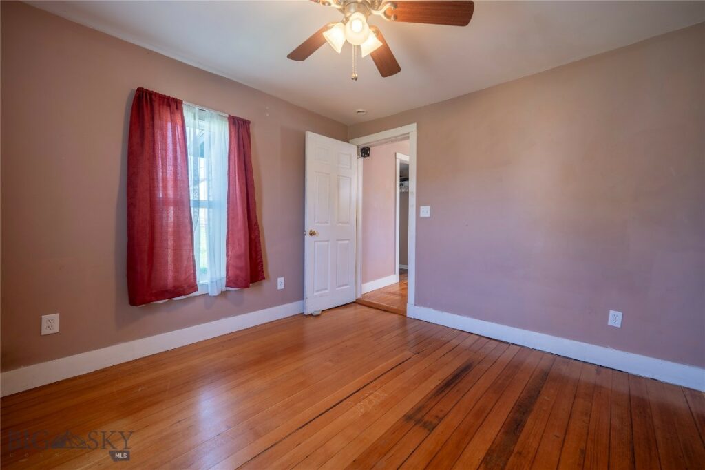 104 1/2 N K Street, Livingston MT 59047