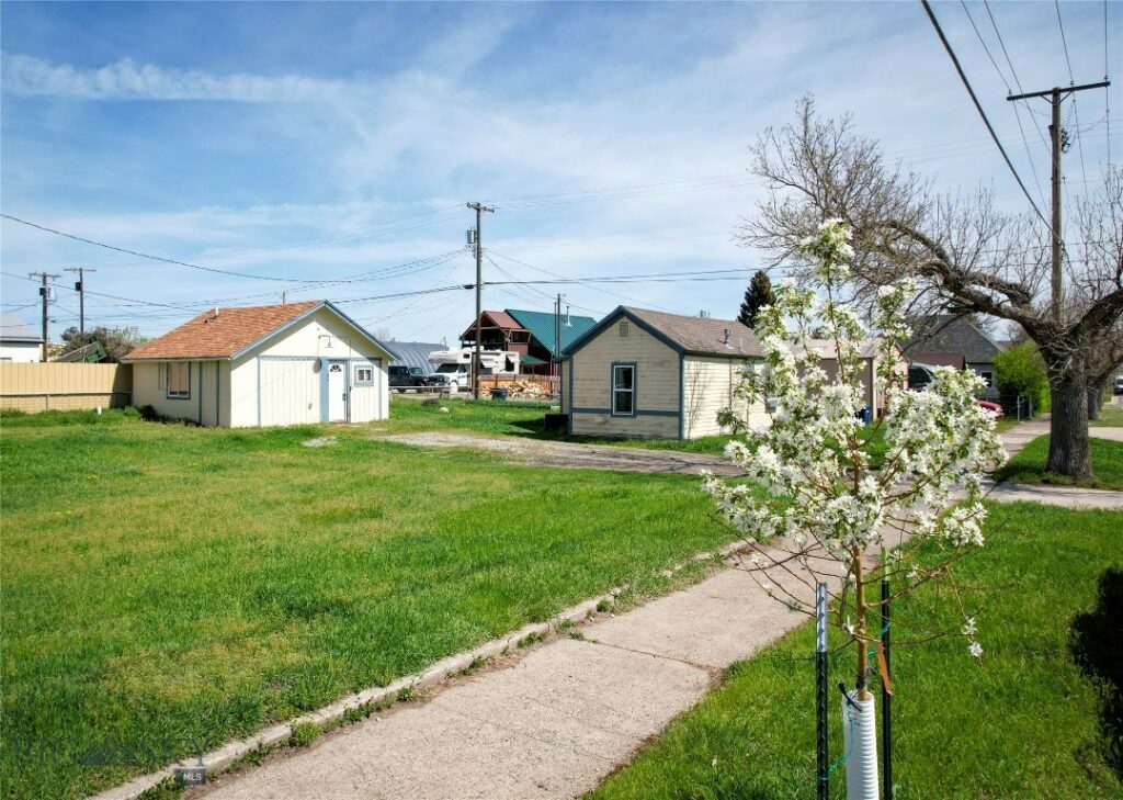 104 1/2 N K Street, Livingston MT 59047