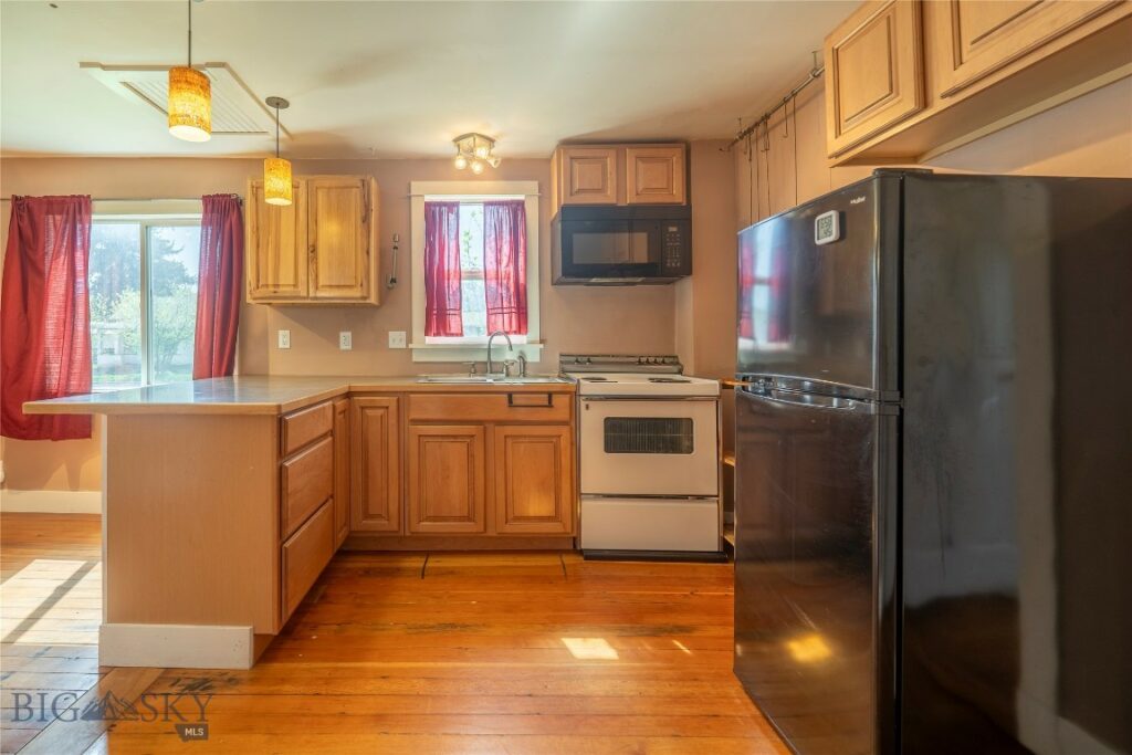 104 1/2 N K Street, Livingston MT 59047