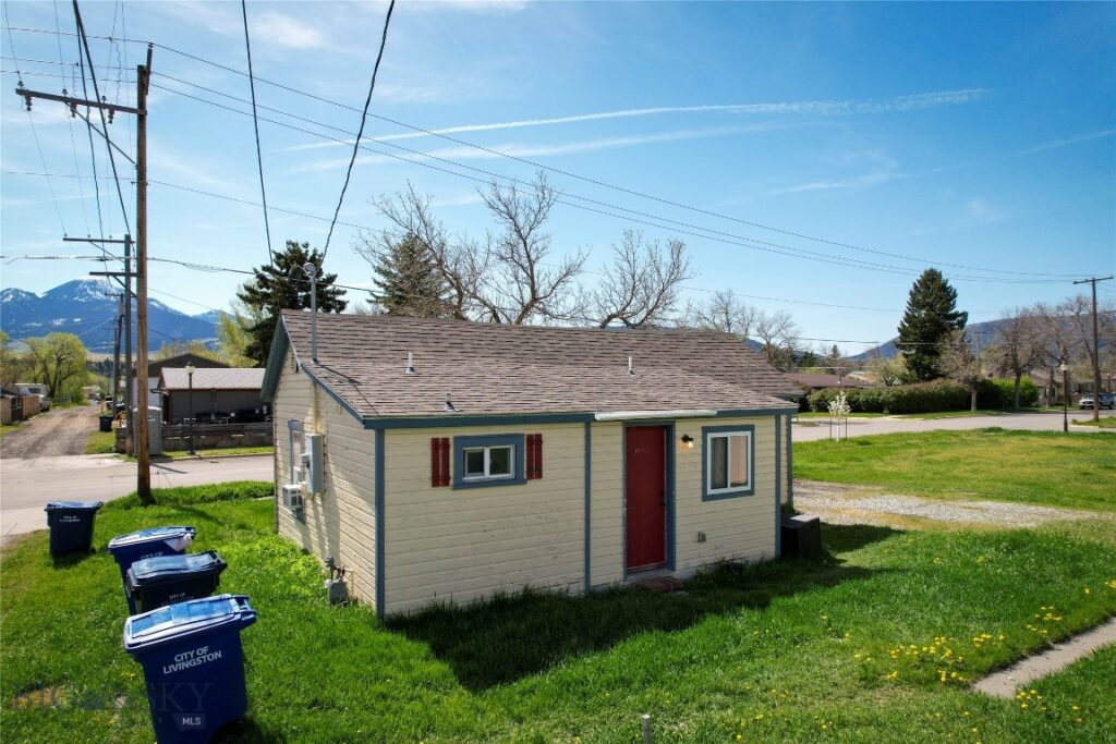 104 1/2 N K Street, Livingston MT 59047