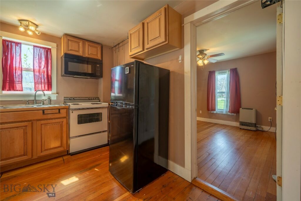 104 1/2 N K Street, Livingston MT 59047