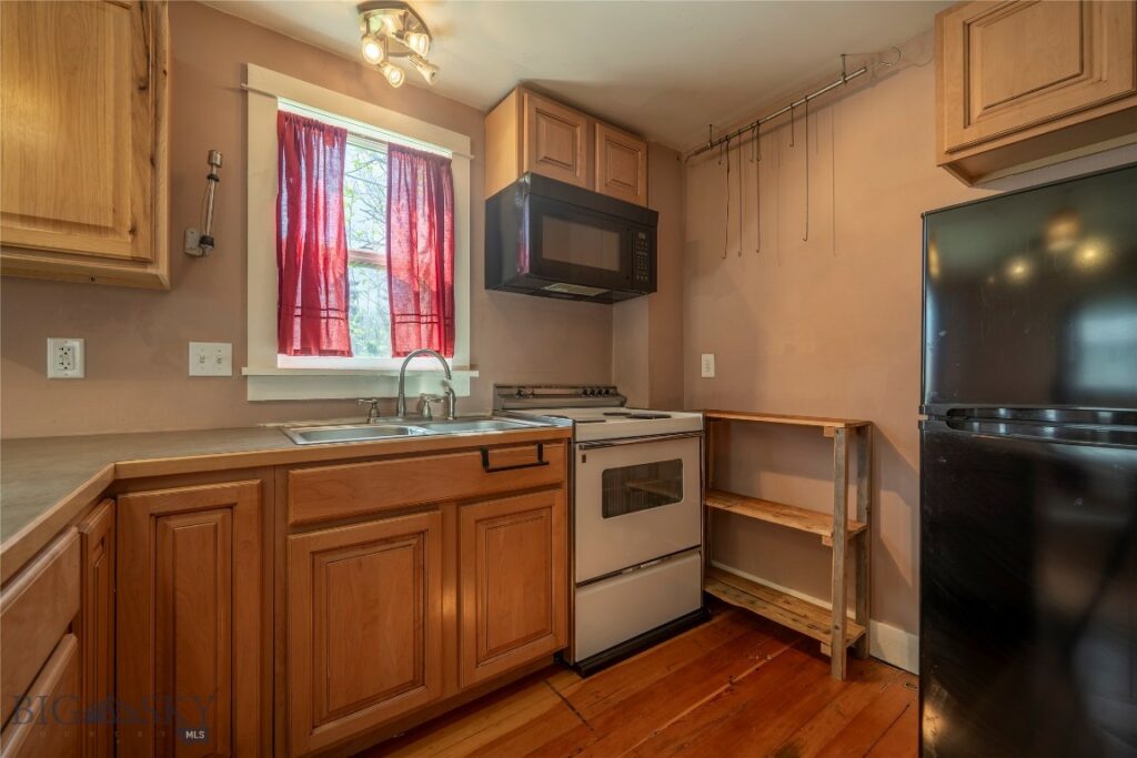 104 1/2 N K Street, Livingston MT 59047