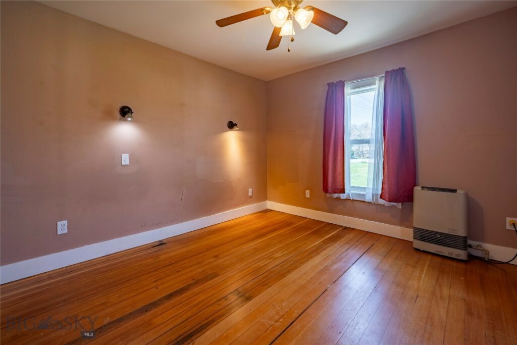 104 1/2 N K Street, Livingston MT 59047