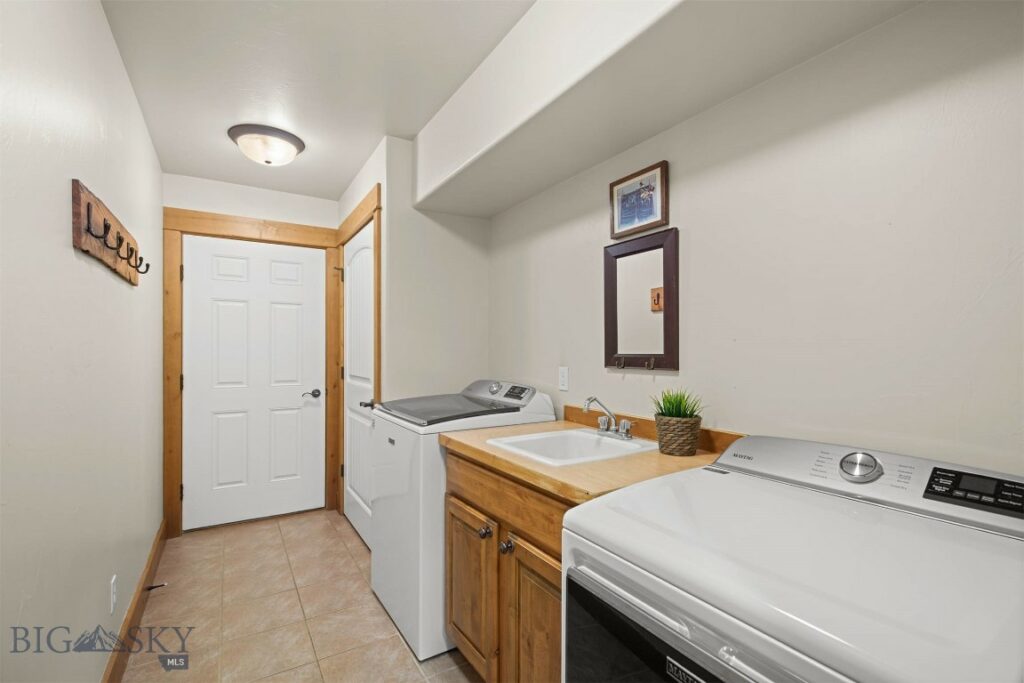 1052 Flanders Creek, Bozeman MT 59718
