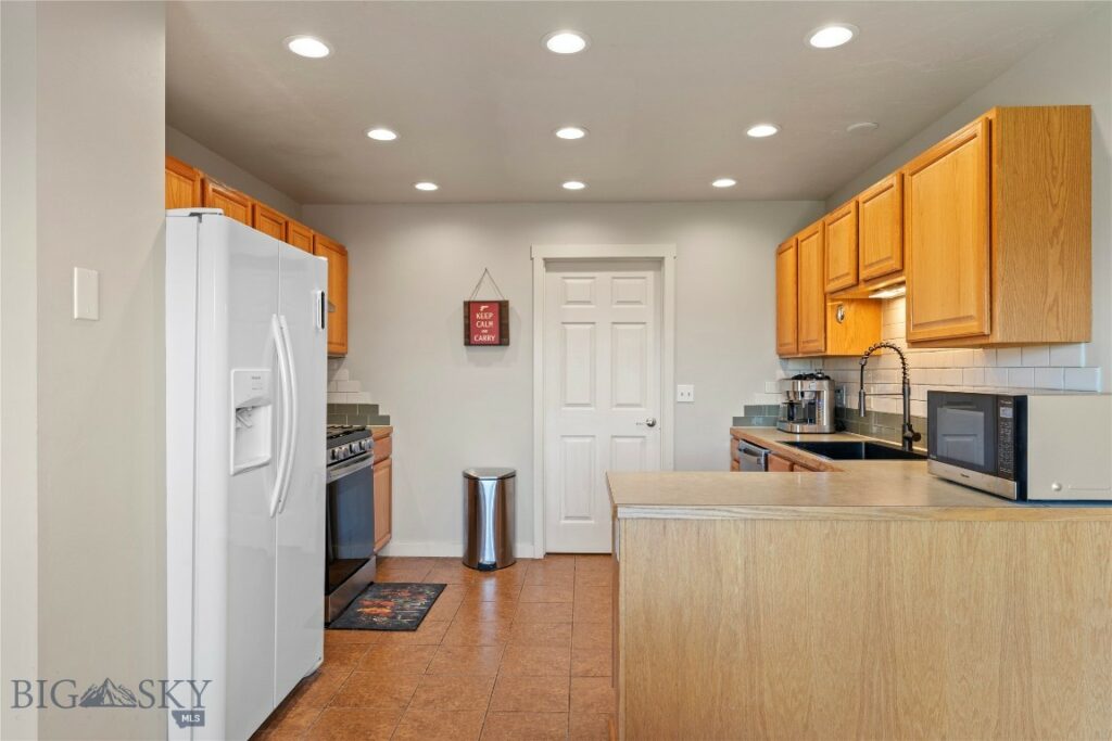 1057 N River Rock, Belgrade MT 59714