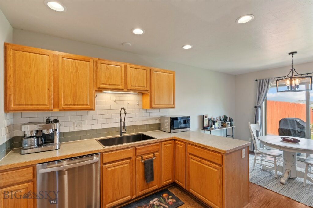 1057 N River Rock, Belgrade MT 59714