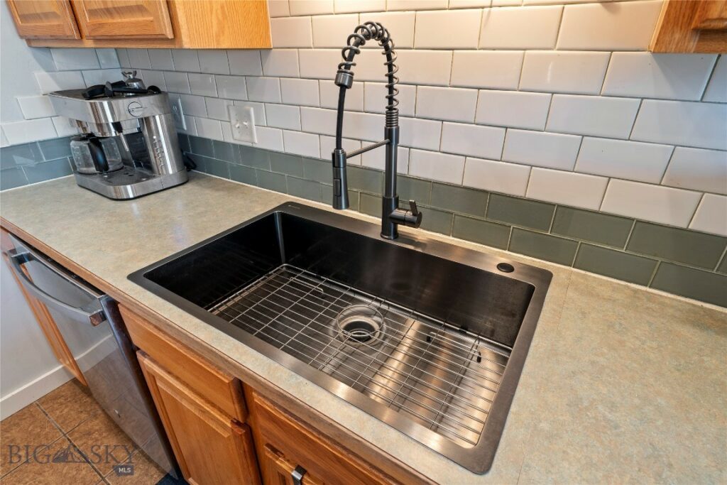 1057 N River Rock, Belgrade MT 59714