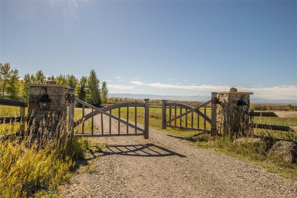 10669 Gee Norman Road, Belgrade MT 59714