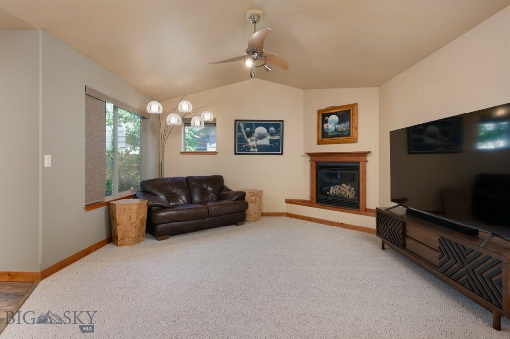 1079 N Cottonwood Road, Bozeman MT 59718