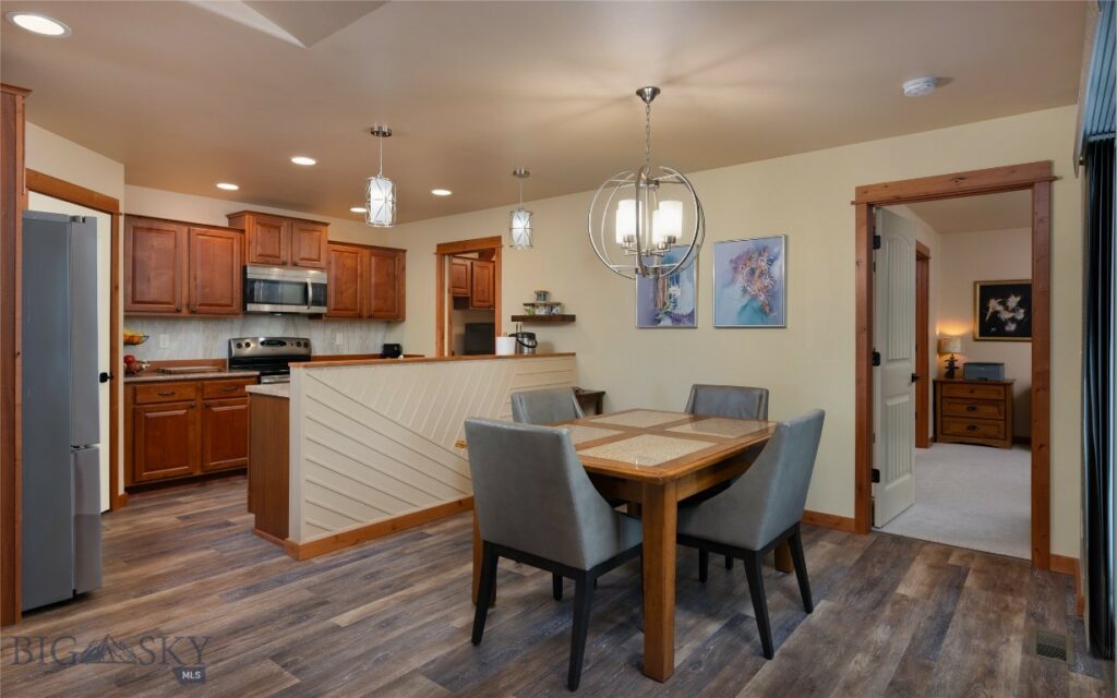 1079 N Cottonwood Road, Bozeman MT 59718