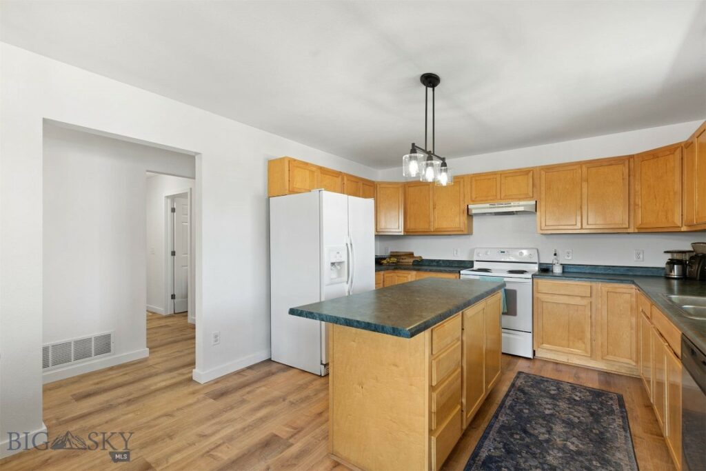 108 10th Street, Belgrade MT 59714